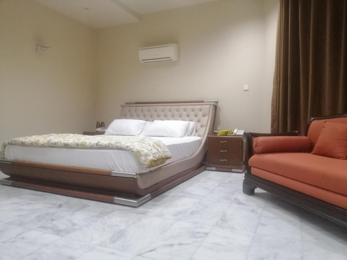 Hotel State Residency Bahawalpur Esterno foto